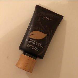 tarte amazonian clay foundation
